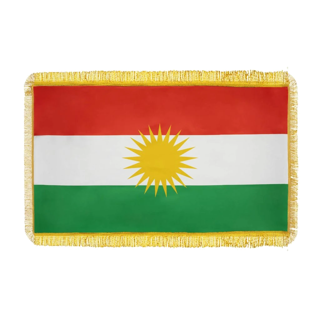 Drapeau du Kurdistan à franges dorées, rouge blanc vert avec le soleil Roj à 21 rayons